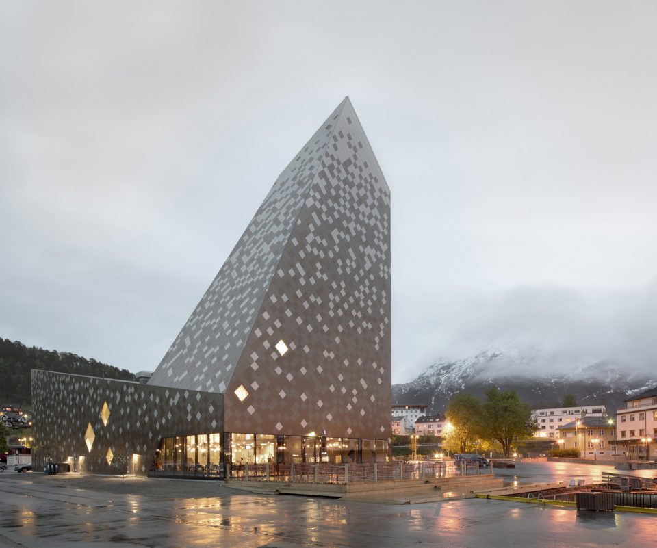 norwegian-mountaineering-center-reiulf-ramstad-arkitekter_dezeen_2364_col_11