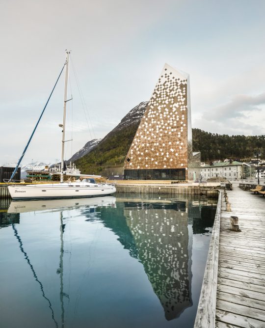 norwegian-mountaineering-center-reiulf-ramstad-arkitekter_dezeen_2364_col_17